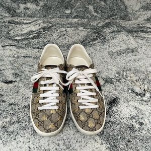 Gucci Ace GG Supreme sneaker with bees